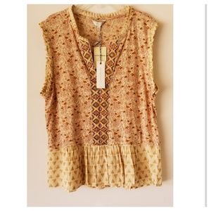Lucky Brand size Large top